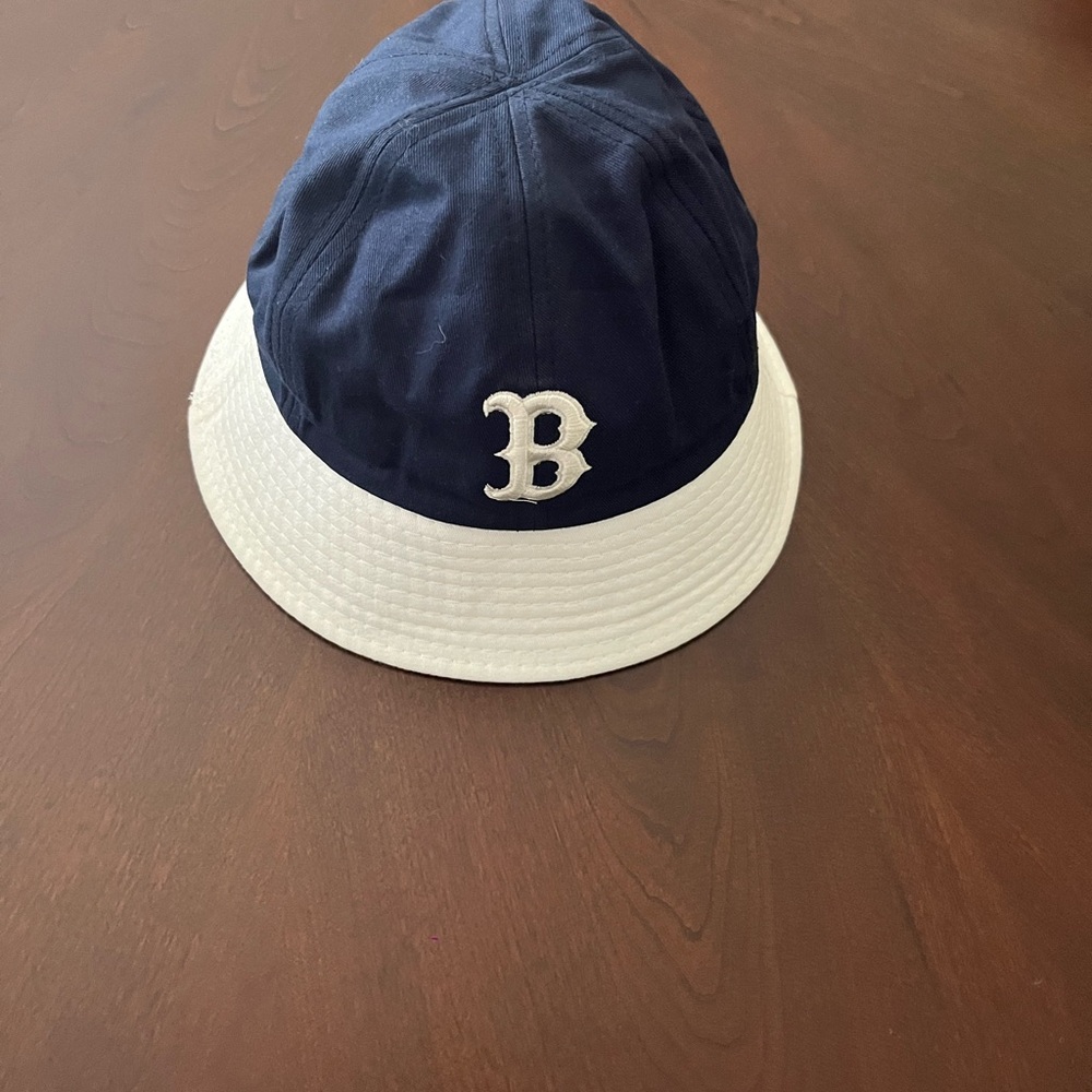 NEW Fashion brand Boston “B” Hat NWT